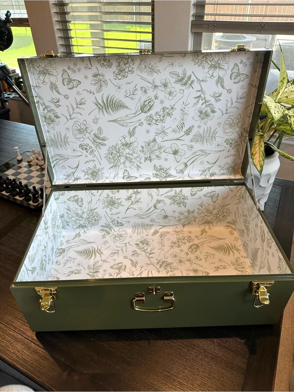 Metal Keepsake Trunk